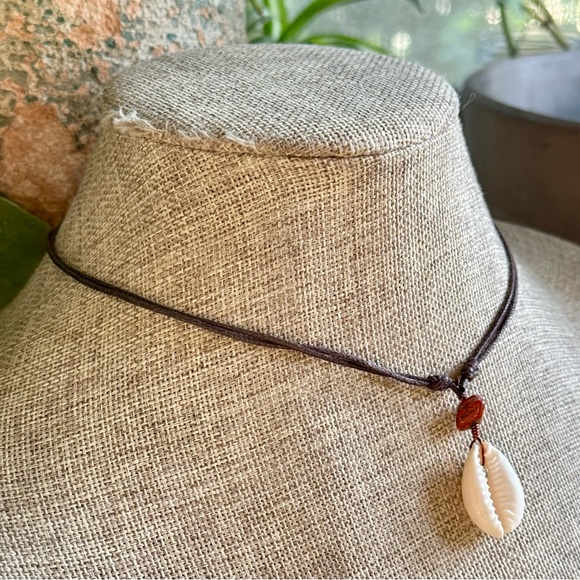 Red Jasper Cowrie Shell Surfer Necklace - Picture 3 of 4